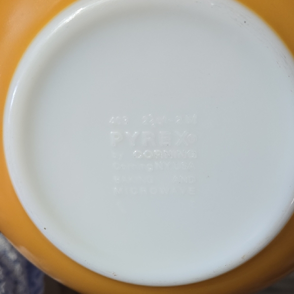 Vintage Yellow Floral Mixing Bowls - Picture 5 of 7